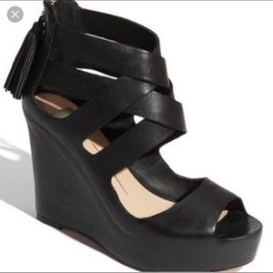 Dolce Vita “Jade” black leather Wedge sz 7.5